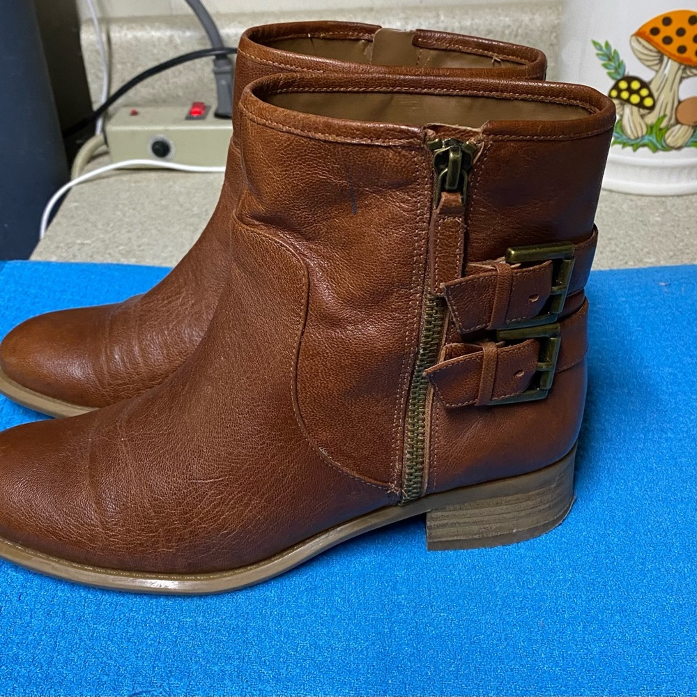 Nine West ankle boots. - Picture 4 of 8